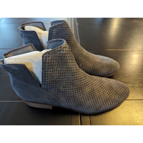 Crown Vintage Gray Suede Leather Slip On Ankle Boots Women's 9.5 NWOT - Picture 2 of 9